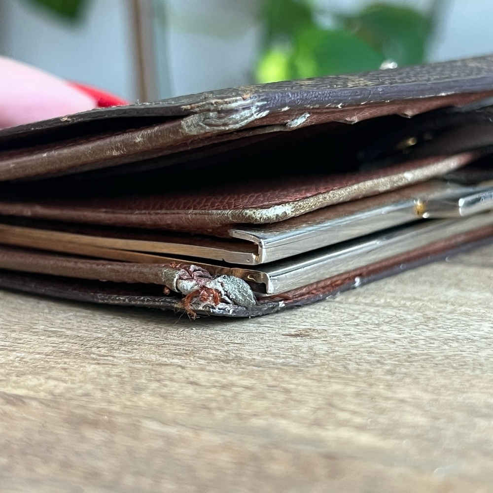 Louis Vuitton Vintage Monogram Wallet Flawed - Picture 12 of 17